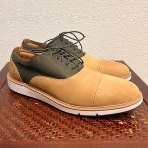 Swims NWOB Motion Capture Toe Oxfords Size 9